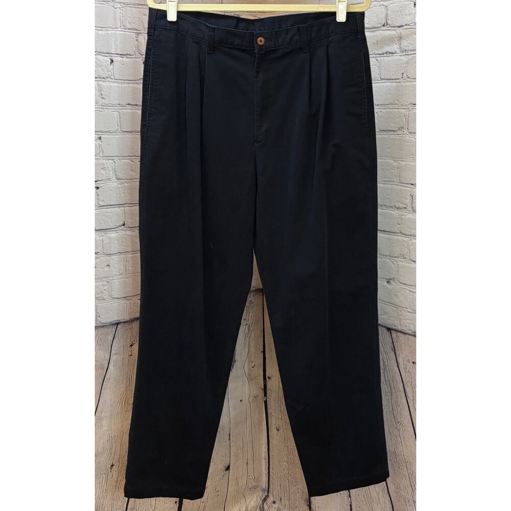 Vintage FARAH Men’s Dark Blue Pleated Chino Pant (Size 36)